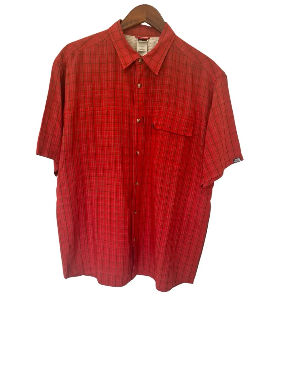 The North Face Men's Lg Red Plaid Short-Sleeve Button-Up Shirt Modal/Poly Blend